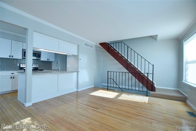 Building Photo - 1527 Mariner Dr