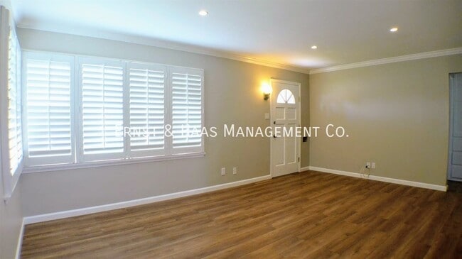 Building Photo - 4704 Gundry Ave