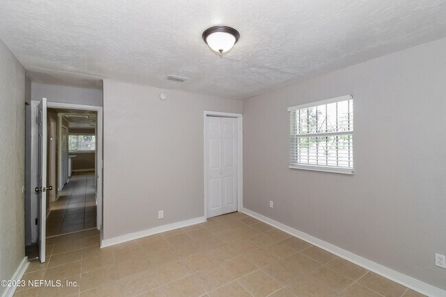 Building Photo - 4602 Roanoke Blvd