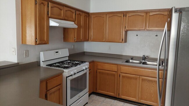 Building Photo - 12641 Tierra Tigre Ave