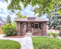 Building Photo - Charming & updated West Highland home walk...