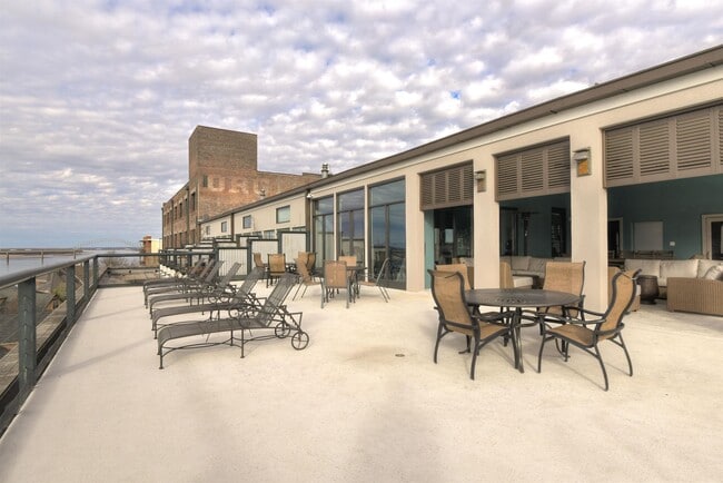 Building Photo - 505 Tennessee St