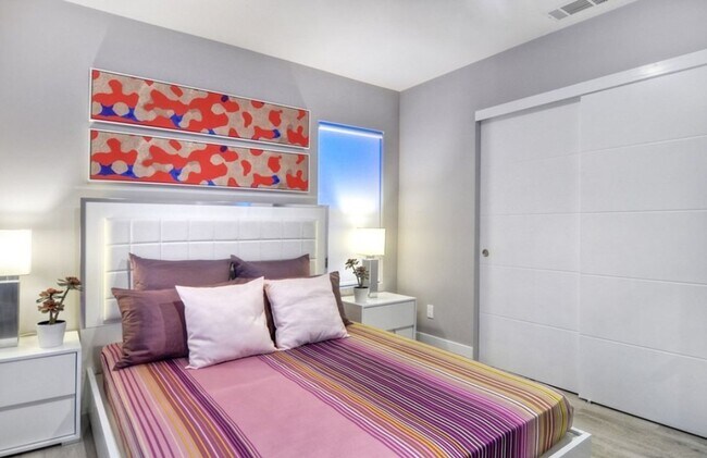 Building Photo - Private 3 Bed / 2 Bath Home with Incredible Outdoor Space