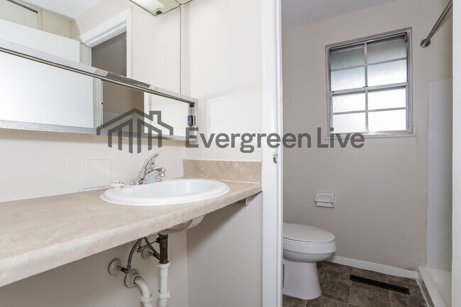 Building Photo - 5862 Brandt Pike