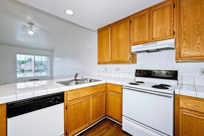 Building Photo - 9430 Winter Gdns Blvd