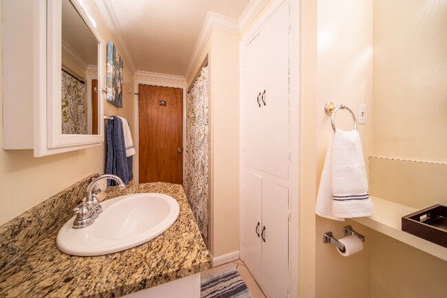 Building Photo - 1793 S 2600 E