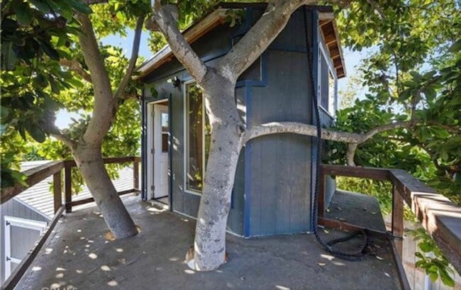 Building Photo - Beautiful 4 Bedroom 4 Bath home on a cul-d...