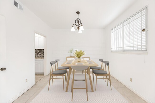 Building Photo - 7547 Brompton St