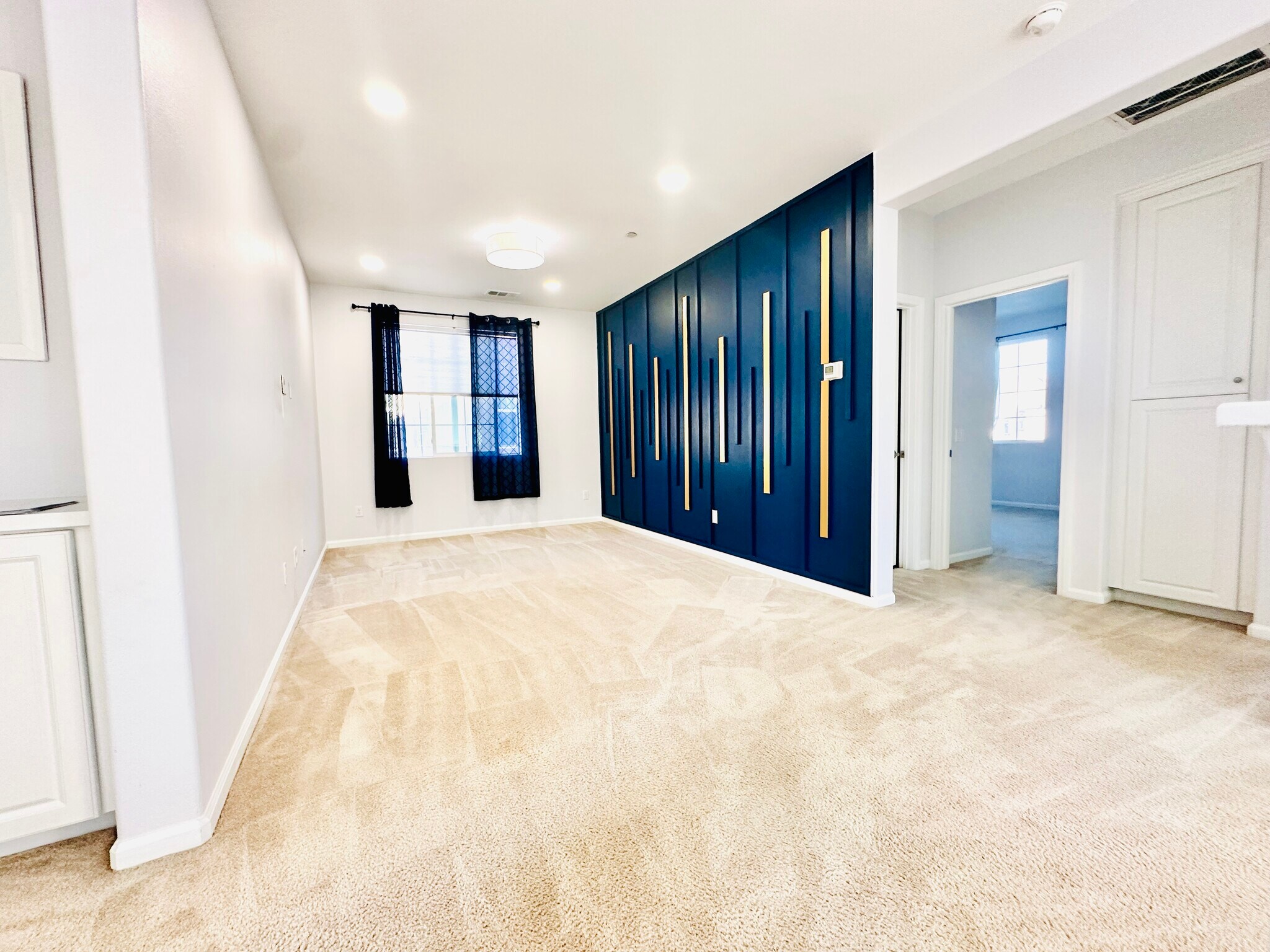 Building Photo - 15770 Myrtlewood Ave