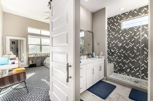 Building Photo - 7611 E Camino Vivaz