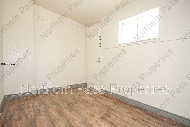 Building Photo - 2111 Portland Ave