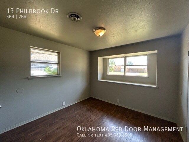 Building Photo - 13 Philbrook Dr