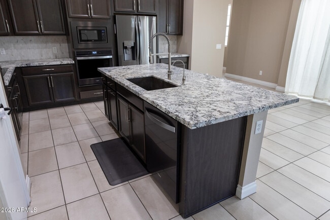 Building Photo - 2462 E Lovebird Ln