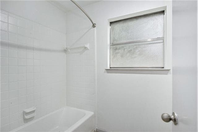 Building Photo - 3208 Ashford Ave