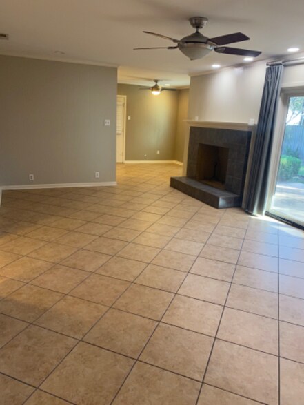 Building Photo - 3404 Silverwood Dr