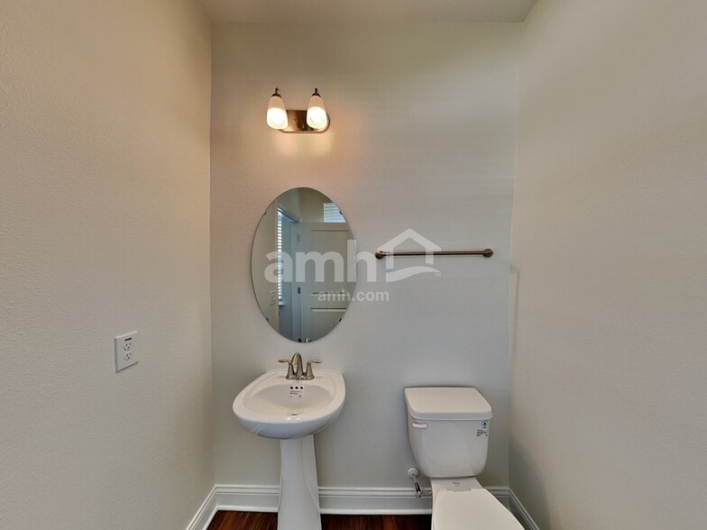 Building Photo - 984 Summer Stone Lp