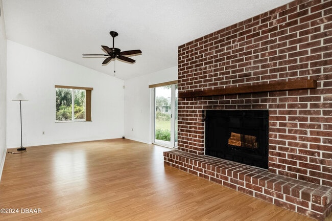 Building Photo - 145 Riverwalk Ct