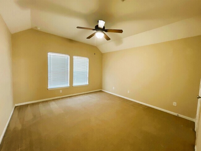 Building Photo - 26311 Meadow Dawn Ln