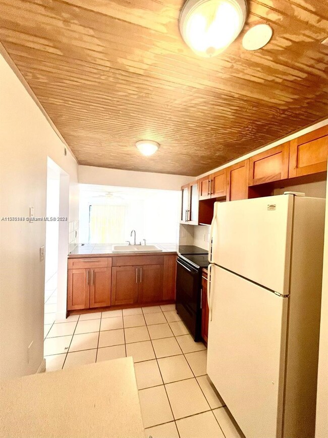 Building Photo - 20825 NE 8th Ct