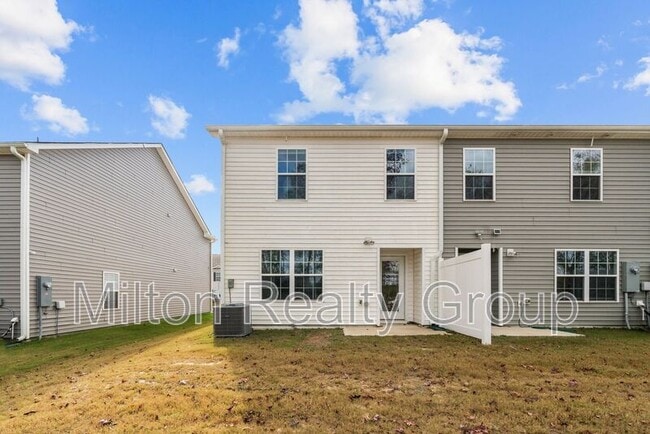 Building Photo - 122 March Crk Dr