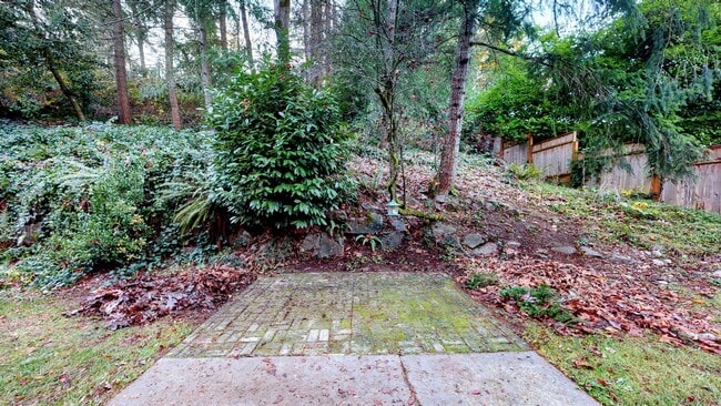 Building Photo - Available April 1 in Richmond Highlands