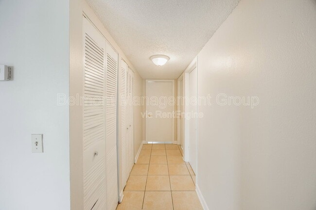 Building Photo - 605 Northlake Blvd