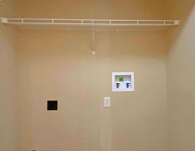 Building Photo - 967 Harding Dr