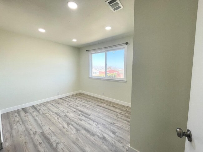 Building Photo - 82 Bromley Ct