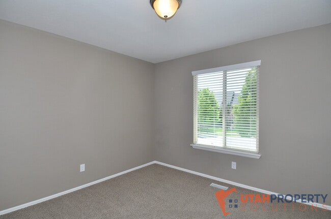 Building Photo - 6332 Spray Lake Dr