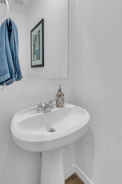 Building Photo - 14789 Mainstay Way