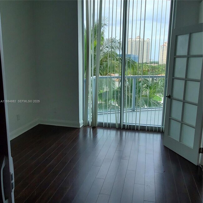 Building Photo - 3029 NE 188th St