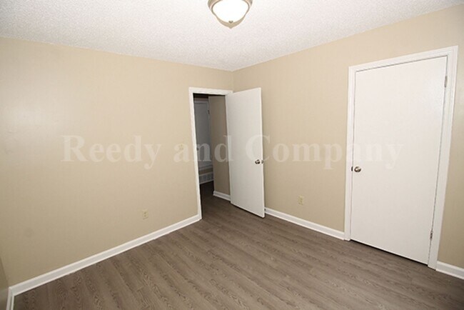 Building Photo - 5009 Nail Rd
