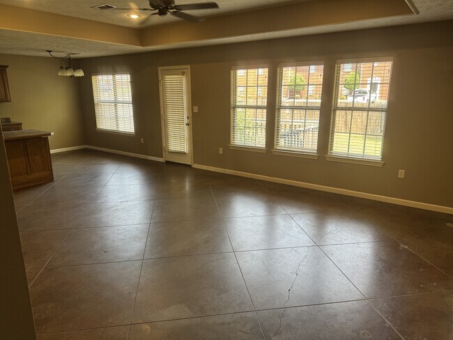 Building Photo - 2830 Longbow Ln