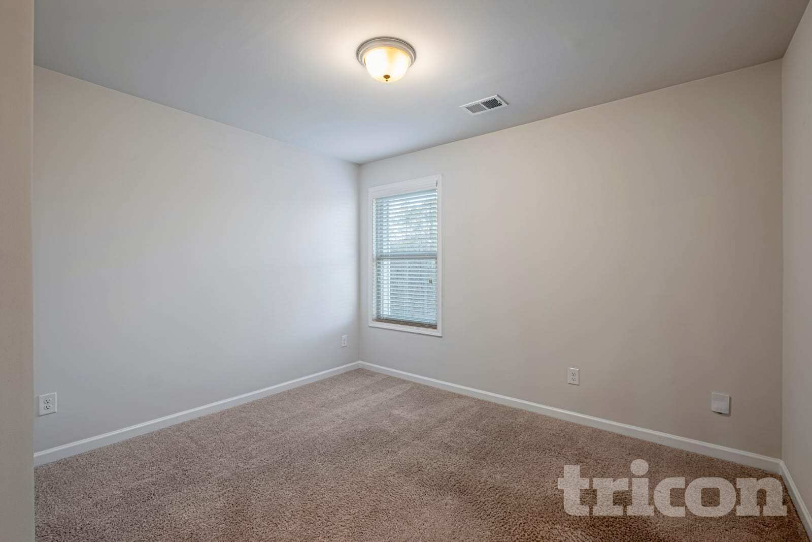 Building Photo - 329 Trickum Hill Dr