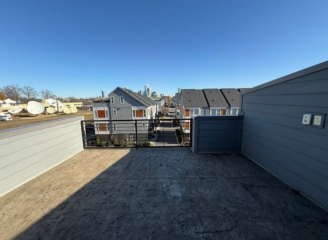 Building Photo - 2118 Bryant Park Dr