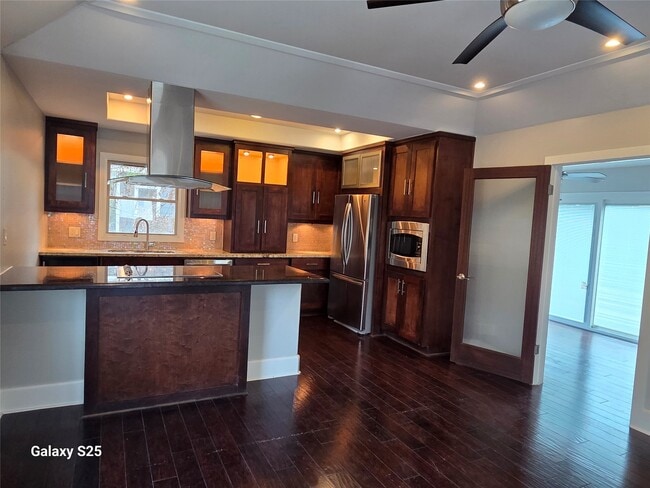 Building Photo - 446 Heights Blvd