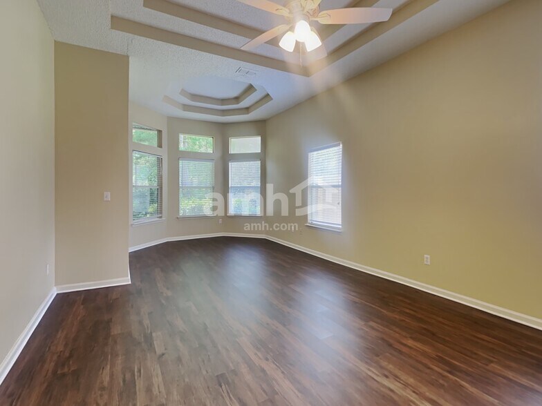 Building Photo - 357 Maplewood Dr