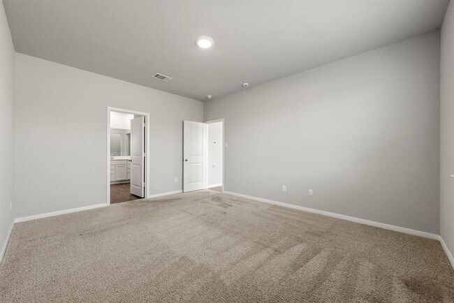 Building Photo - 343 Carolina Buckthorn Dr