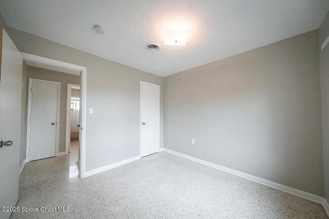 Building Photo - 319 Coral Reef Dr