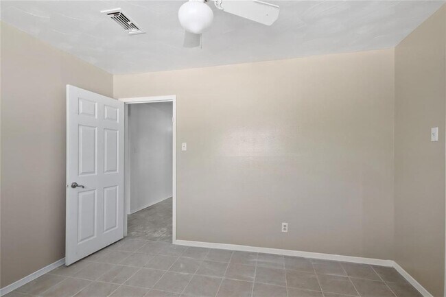 Building Photo - 122 Caldwell St