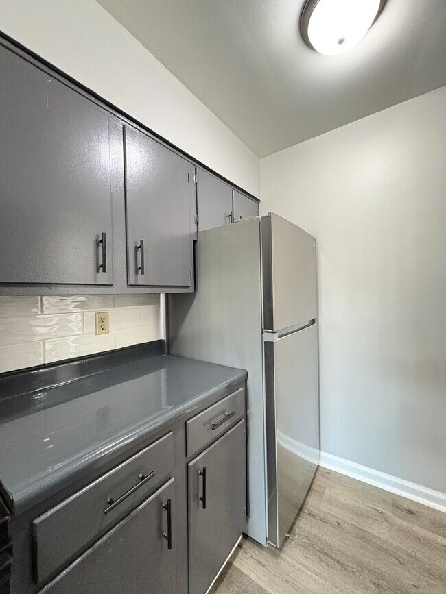 Building Photo - Remington On Rockville Living