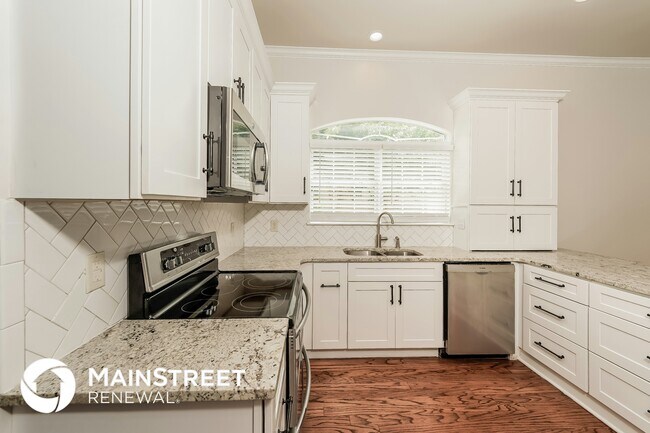 Building Photo - 6229 S Clubview Cir