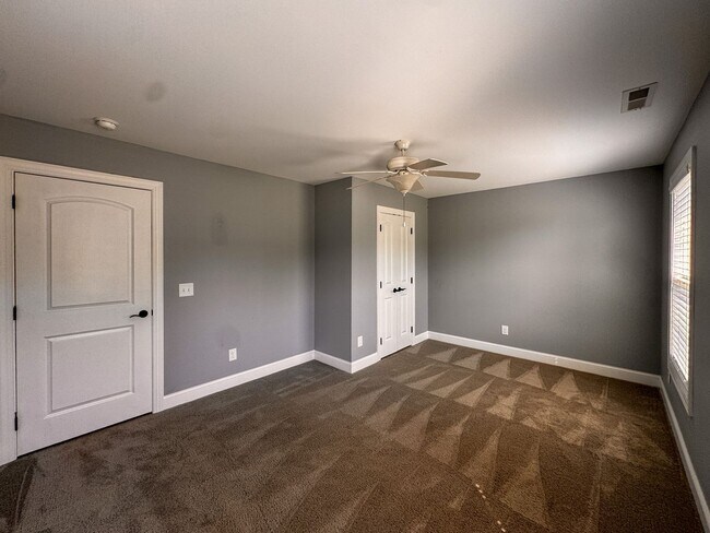 Building Photo - Spacious 5 Bed 3.5 Bath Home in Carthage