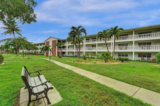 Building Photo - 5208 NE 24th Terrace