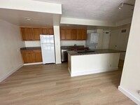 Building Photo - 2415 Ala Wai Blvd