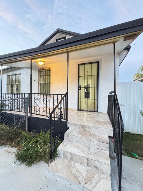 Building Photo - 2035 NW 26th St