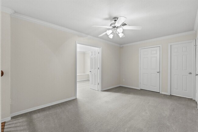 Building Photo - 2919 Royal Oaks Grove