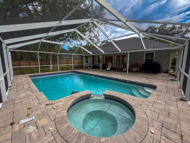 Building Photo - 4BR/2BA POOL home in NW Gainesville!