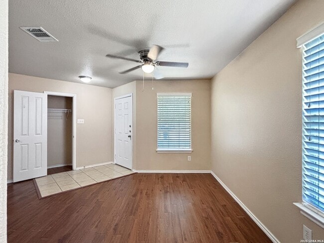 Building Photo - Elegant 3-bedroom, 2-bath single-story home located near FT Sam and Randolph AFB!