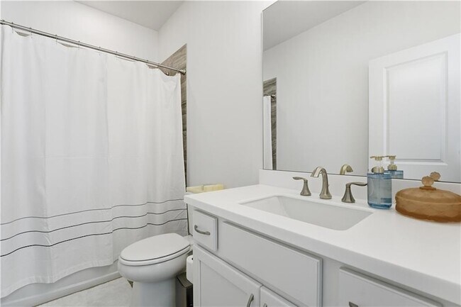 Building Photo - 158 Kingwood Dr